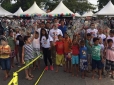 Cerca de 800 crianças brincam com tênis em João Pessoa