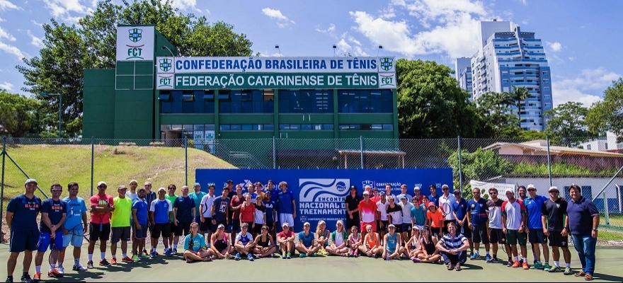 Guga e Fininho participam de segundo dia do Encontro Nacional de Tênis