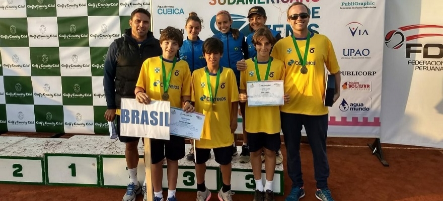 Brasil é bronze no Sul-Americano 12 anos e conquista vaga na Copa Cosat 