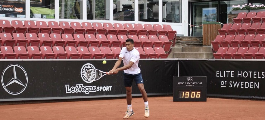 Monteiro vence estreia no ATP de Bastad, na Suécia, e encara top 15
