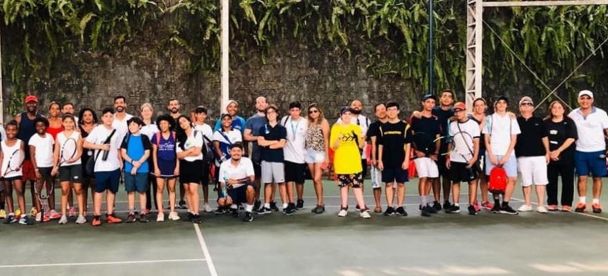 Festival Escolar de Tênis reuniu dezenas de crianças em São Paulo